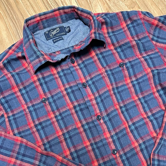 **GRAYERS** lightweight plaid button down SIZE MEDIUM - Picture 8 of 8